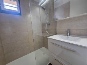 007 CAP DAGDE - T3 6 pers quartier pinède proche quartier naturiste avec parking et piscine
