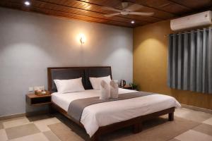 Boiler Guest House - Comfortable Stays in Raja Garden - West Delhi