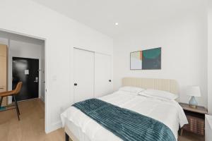 19-6D 2br1bath Private outdoor - East Village