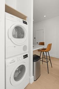 19-6D 2br1bath Private outdoor - East Village