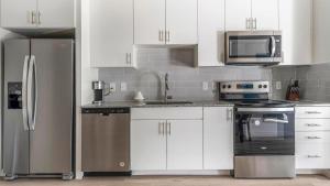 Landing Chic 1BD Pool Gym