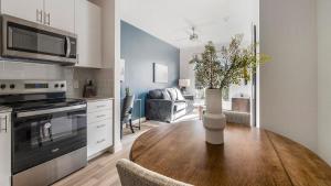 Landing Chic 1BD Pool Gym