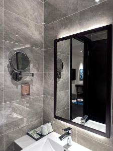 Blue Pearl Homestay The Sapphire Ha Long