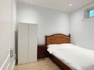 Guest Bedrooms in Vancouver West