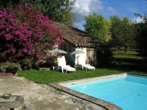 Maison avec piscine partagée à Montaigu-de-Quercy