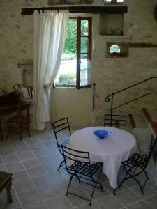 Maison avec piscine partagée à Montaigu-de-Quercy
