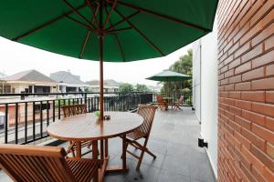 Urbanview Greenville Jakarta