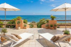 Villa seashore of the Marina of Sorso, 3 rooms, veranda on the sea, garden