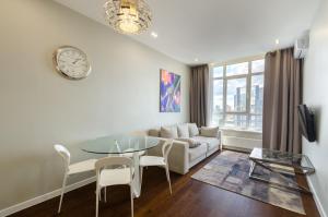 20-277 Central Park, John McCain 7, Kyiv centre, fantastic city view, 15 kW backup power, Petrovdom Apartment