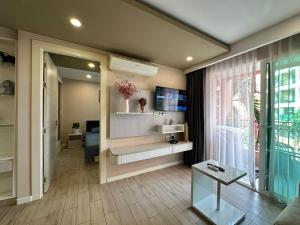 Seven Seas Jomtien 4 floor pool view