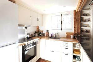 Ganneron - CI - Welcoming studio for 2p - Paris 18