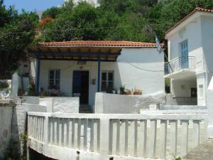 KARMI Apartments Andros Greece