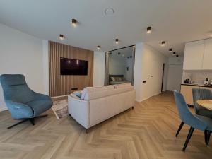 Modern Apartment With Terrace Palanga