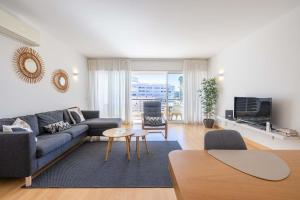 Elegant Marina View T2 Apartment- The Moorings