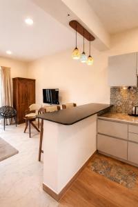 RichEve Country View Hotel