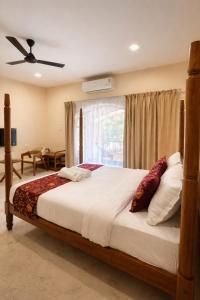 RichEve Country View Hotel