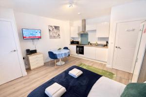 Charming Studio Apartment in Bournemouth - Central Location - Walk to Town and Beaches