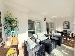 2 Bed Garden Apartment Benavista Direct Pool Access Walk to Golf, Tennis & Amenities
