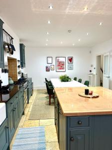 Luxury home next to Harrods