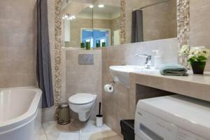 Regina, Boutique 1-Bedroom by the Market Square
