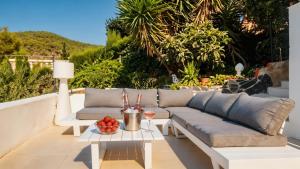 Villa Sitges Colonial. Impressive views of the sea. High design. Renovated.