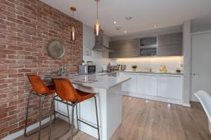 Lancaster City Apartment