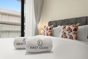 FIRST CLASS Studio Beach Bliss & Luxury Living