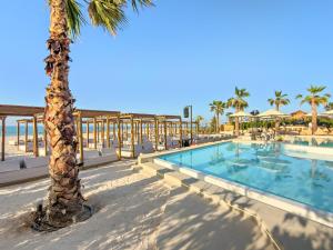 FIRST CLASS Studio Beach Bliss & Luxury Living