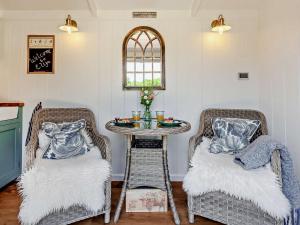 1 Bed in Lydney oc-92509