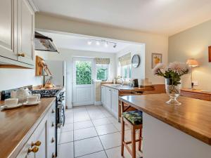 3 Bed in Bakewell oc-95419