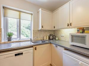 3 Bed in Aberdyfi oc-dy036