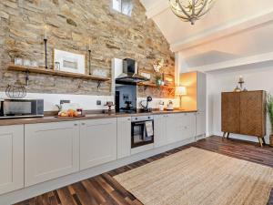 2 Bed in High Peak oc-94059