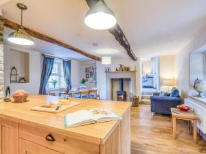 3 Bed in Buxton oc-77739