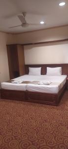 Hotel Lakefield