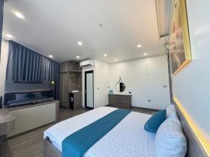 Sky Night Hotel 2