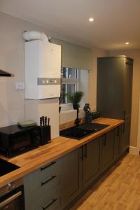 Blackburn Retreat Hot Tub Couples Retreat