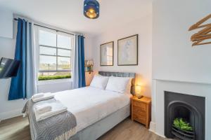 Modern 2 En-Suite Bedrooms Worcester, Free Parking