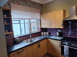 The Hampton Beautiful 3 Bedroom House with Conservatory & Garden