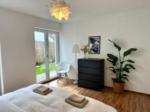 Seeliebe Wörthsee - Große Gartenwohnung direkt am See
