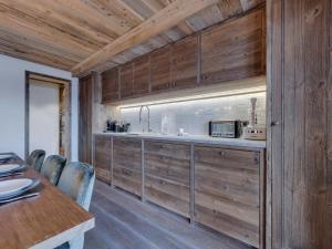 Appartement de charme pour 8 personnes avec parking et WIFI près des pistes - FR-1-690-15