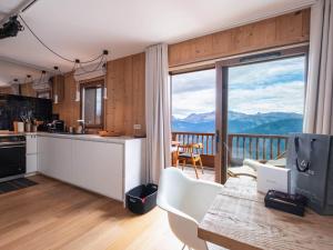 Duplex ski aux pieds avec piscine et parking, 3 chambres - FR-1-809-7