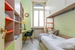 Three-room flat with balcony in Porta Romana