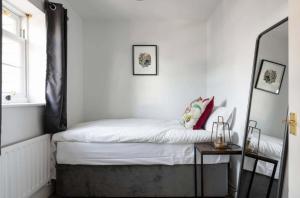 Wild Roses - The Maple House - Beaulieu Park