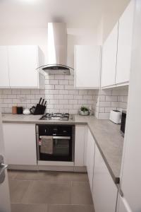 2 bedrooms London Easy Access to Landmarks