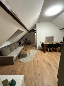 Haus Lilium-Gemütliche Dachgeschoss Wohnung