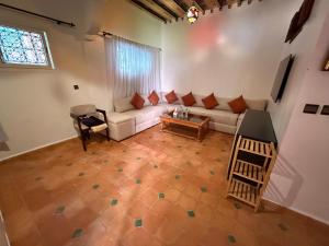 Peaceful Escape, Cozy Studio with Pool, Marrakech Tourist Village