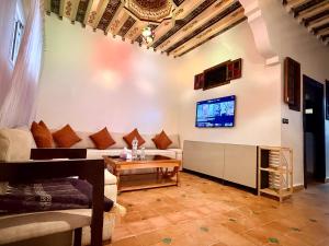Peaceful Escape, Cozy Studio with Pool, Marrakech Tourist Village