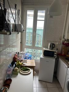 Charming apartment in Puteaux View of La Défense