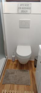 DAS KLEINE HOTEL IPHOFEN, Frühstückszauber, no waste, nachhaltig, nahe aller Weingüter, KNAUF GIPS KG und ConneKT, kleines Secret mit Garten & Terrassen, TV mirrorring, 55" TV, fine dining, Hunde willkommen