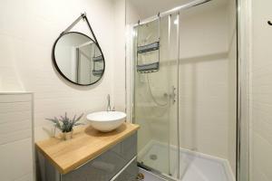 Unique Apartments with a Beautiful View and Balcony by Noclegi Renters